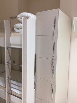 Хостелы Travel Inn Hostel Баку Спальное место на двухъярусной кровати в общем номере для мужчин и женщин-7